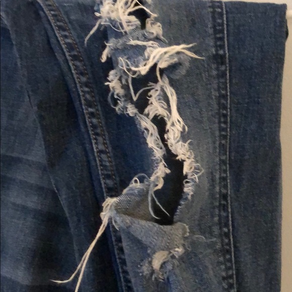 distressed low rise boyfriend jeans - Picture 3 of 3